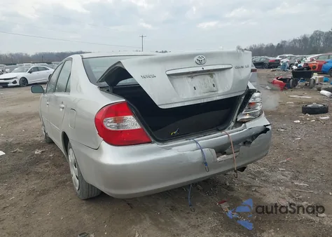 2004 Toyota Camry Le z USA, uszkodzony, nr VIN 4T1BE32K84U817401